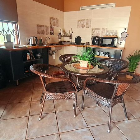 Rocky Aloe Escape Villa Krugersdorp Buitenkant foto